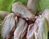 A picture of step 1 of Orange Chicken Wings.
