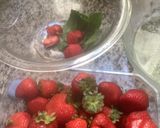 Une image de l'étape 1 de Jus de 🍓 fraises citron 🍋 menthe fraîche 🍃.