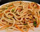Hình bước làm 3 của món Mì udon xào nấm