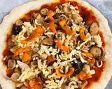 Hình bước làm 7 của món Pizza đế mỏng kiểu Florence (vị nấm)