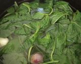 Foto langkah ke 3 dari resep Sayur Bening Bayam Rumahan.