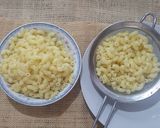 Foto langkah ke 1 dari resep Cheesy Macaroni Schotel.