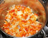 A picture of step 2 of PUCHERO DE POROTOS HALLADOS CON PRIETAS (Blood Sausage Stew with Cranberry Beans).