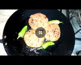 A picture of step 3 of Aloo ke Chapli Kabab.