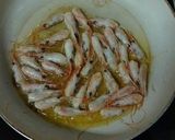 Foto del paso 3 de la receta: Salteado de champiñones con gambas y taquitos de jamón