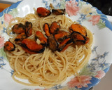 Foto del paso 4 de la receta: Espaguetis con mejillones al ajillo