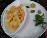 पपया लेमन सॅलड (papaya lemon salad recipe in marathi) रेसिपी स्टेप 1 फोटो 