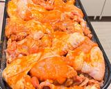 Sült csirke zöldségágyon recept fázis 3 fotója