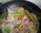 Foto langkah ke 5 dari resep Garang Asem Ayam khas Jateng.