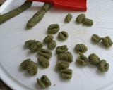 Foto del paso 4 de la receta: Ñoquis de albahaca