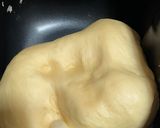 Foto langkah ke 2 dari resep Glazed Donut.