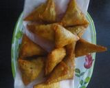 A picture of step 8 of Veg Samosas.