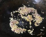 Foto langkah ke 3 dari resep Nasi goreng merah.