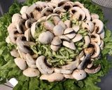Une image de l'étape 7 de Salade de champignons et courgettes aux tomates cerises tricolores.