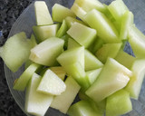 Foto del paso 1 de la receta: Sopa fría de melón y piña