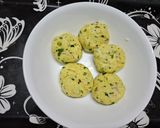 A picture of step 2 of Mint Paratha.