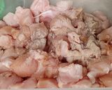 Foto langkah ke 2 dari resep Chicken popcorn crispy.