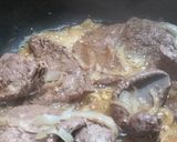 Foto del paso 1 de la receta: Revuelto de hígado con cebolla y huevo
