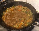 Une image de l'étape 17 de Soupe asiatique aux nouilles de saba, crevettes, légumes et menthe.