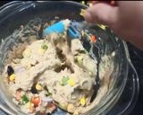 A picture of step 4 of Pizza muffins.