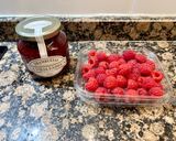 Foto del paso 8 de la receta: Tarta de requesón con chocolate y frambuesas