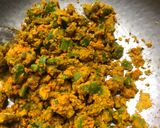 मसालेदार बेसन शिमला मिर्च (Masaledar Besan Shimla mirch recipe in Hindi) रेसिपी चरण 4 फोटो