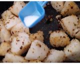 A picture of step 4 of Masala Idli.