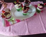 A picture of step 4 of Pista custard with banana jelly & plum jam.