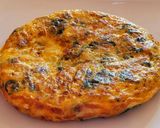 Foto del paso 5 de la receta: Tortilla de calabacín, champiñones, espinacas y sobrasada