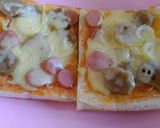 Foto langkah ke 5 dari resep Pizza roti tawar.