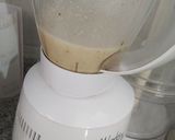 A picture of step 2 of Muskmelon Oat almond smoothie.