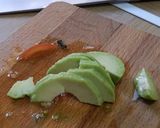 Foto del paso 4 de la receta: Ensalada de Burrata, aguacate, tomate y cebolla