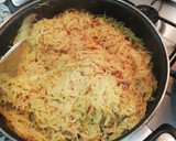 Foto del paso 3 de la receta: Fideos fritos con langostinos y emulsión de pimientos piquillo