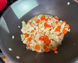 A picture of step 4 of Chicken Chow Mein.