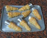 Foto langkah ke 2 dari resep Horn pastry isi vla keju.