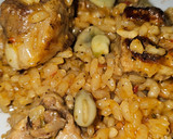 Foto del paso 8 de la receta: Arroz con costillas adobadas con chimichurri, habitas, papada y tocineta