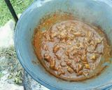 Vörösboros vaddisznó pörkölt bográcsban, galuskával recept fázis 6 fotója