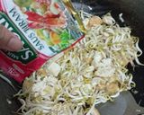 Foto langkah ke 3 dari resep Tumis Toge Tahu.