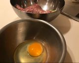 A picture of step 2 of Cheese in Hamburg Steak.