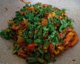 A picture of step 7 of Lehsuni Bhindi Do Pyaza.