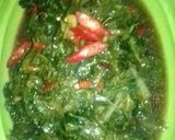 Foto langkah ke 3 dari resep Oseng daun singkong saos tiram pedas.