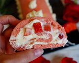 Foto del paso 10 de la receta Brazo de gitano con fresas y chocolate blanco