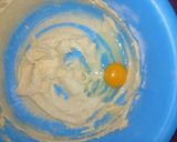 A picture of step 4 of Vanilla cake.