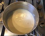 A picture of step 3 of White Sauce (béchamel sauce).