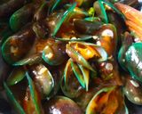 Foto langkah ke 4 dari resep Kerang Hijau Asam Manis Pedas.