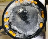 A picture of step 1 of Homemade salted almonds.