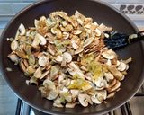 Tejfölös gombaszósz/mártás recept fázis 3 fotója