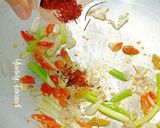 Foto langkah ke 1 dari resep Sop Tahu Bihun.