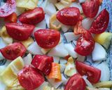 Csirkecombok almás - lecsós savanyúkáposzta ágyon recept fázis 2 fotója