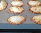 Foto del paso 8 de la receta: Empanadillas de queso crema, pollo y cebolla caramelizada